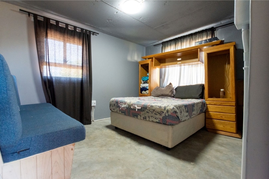 13 Bedroom Property for Sale in Olifantskop Western Cape